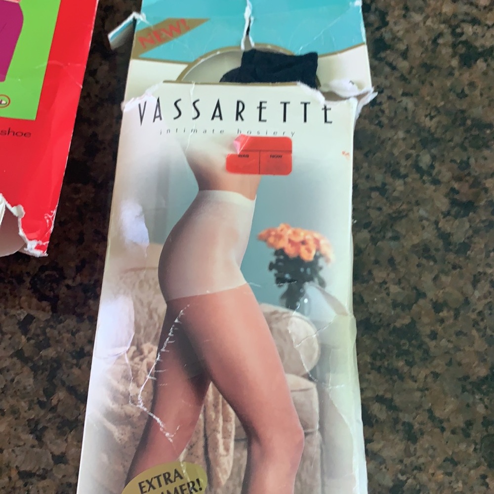 One pair spanx one hose 1 tights - Picture 6 of 14